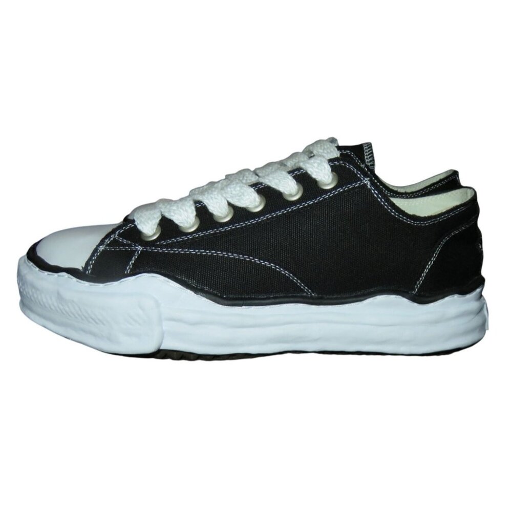 Maison Mihara Yasuhiro Hank low Black and White lace up platform sneakers 42